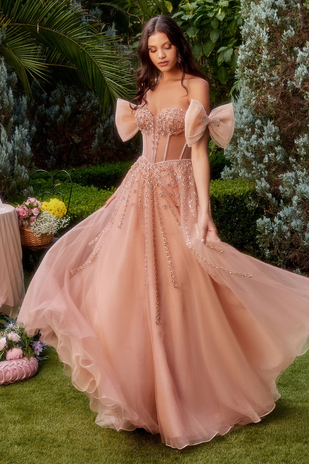 blush dress with rose gold accessories Beautiful combination for a ROSEGOLD QUINCEANERA DRESS #promdress #promdresseshouston #dresseshouston #vestidosenhouston #houstondresses #couture #mermaiddress #mermaid#fitteddress #dress #gala #fyp